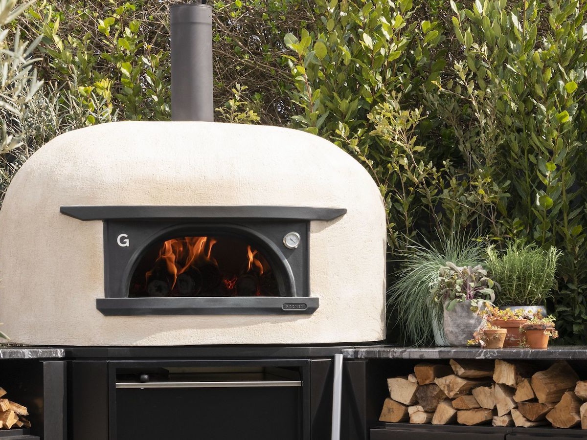 Gozney Master freestanding outdoor oven helps you cooks pizza like a professional
