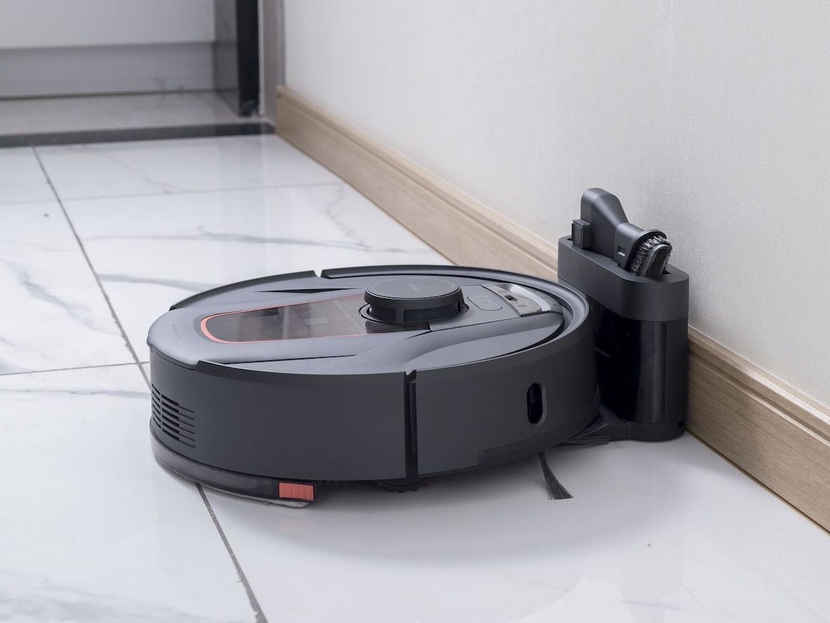 HaierTAB Robot Mop and Vacuum gives you hassle-free, tangle-free cleaning