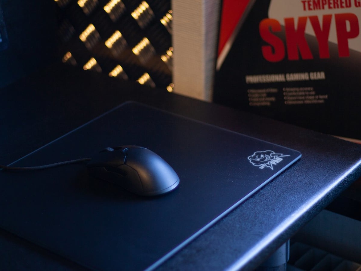 SkyPAD Glass XL Gaming Mousepad gives you extreme accuracy and space