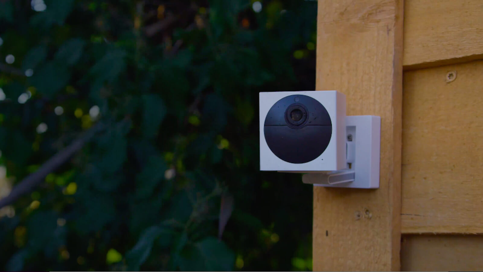 Wyze Outdoor Starter Bundle Weather-Resistant Camera features motion detection
