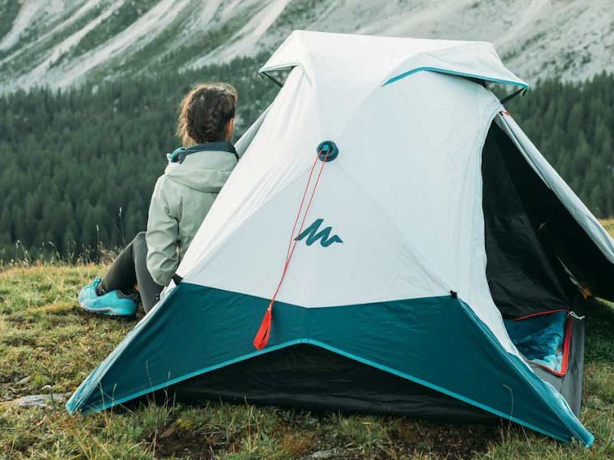 Decathlon 2-Seconds Easy Tent Outdoor Sleeping Gear has a simple setup and breakdown