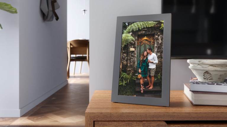Meural WiFi Photo Frame digital picture display enhances images