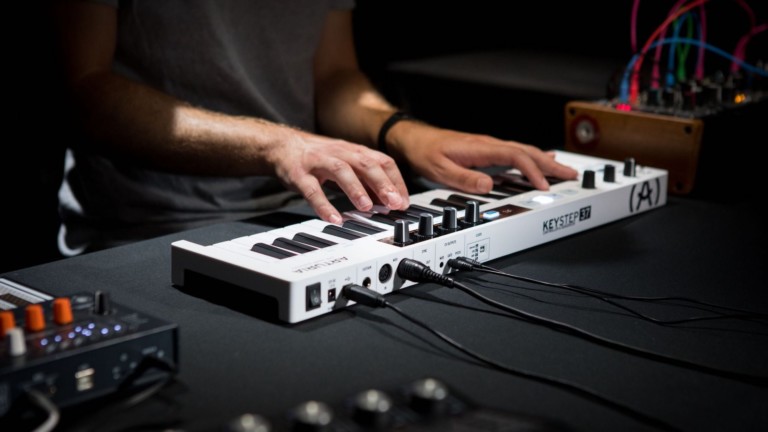 <em class="algolia-search-highlight">Art</em>uria KeyStep 37 intuitive sequencing keyboard provides creative real-time MIDI controls