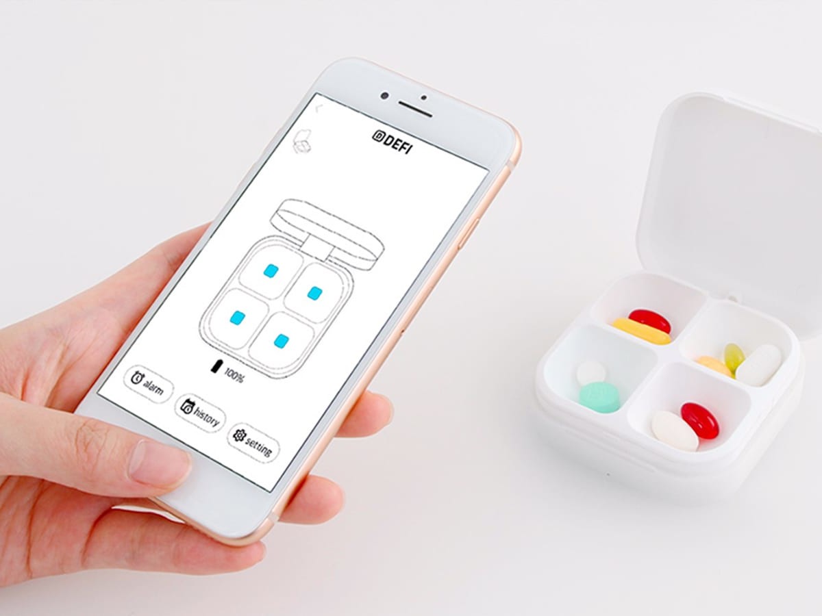 DEFI smart IoT pillbox makes your life easier by tracking medication DEFI smart IoT pillbox makes your life easier by tracking medication
