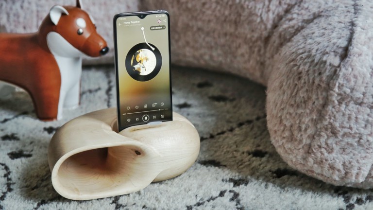 Nautilus Series & Minke Series unique smartphone speakers use physical amplification