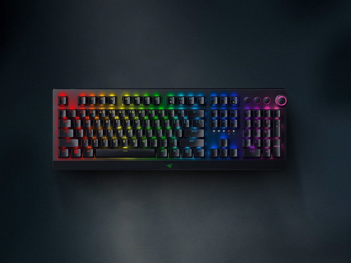 Razer BlackWidow V3 Pro gaming keyboard features two types of mechanical switches