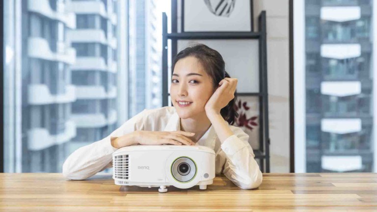 BenQ EH600 wireless smart projector lets you project cord-free from your device