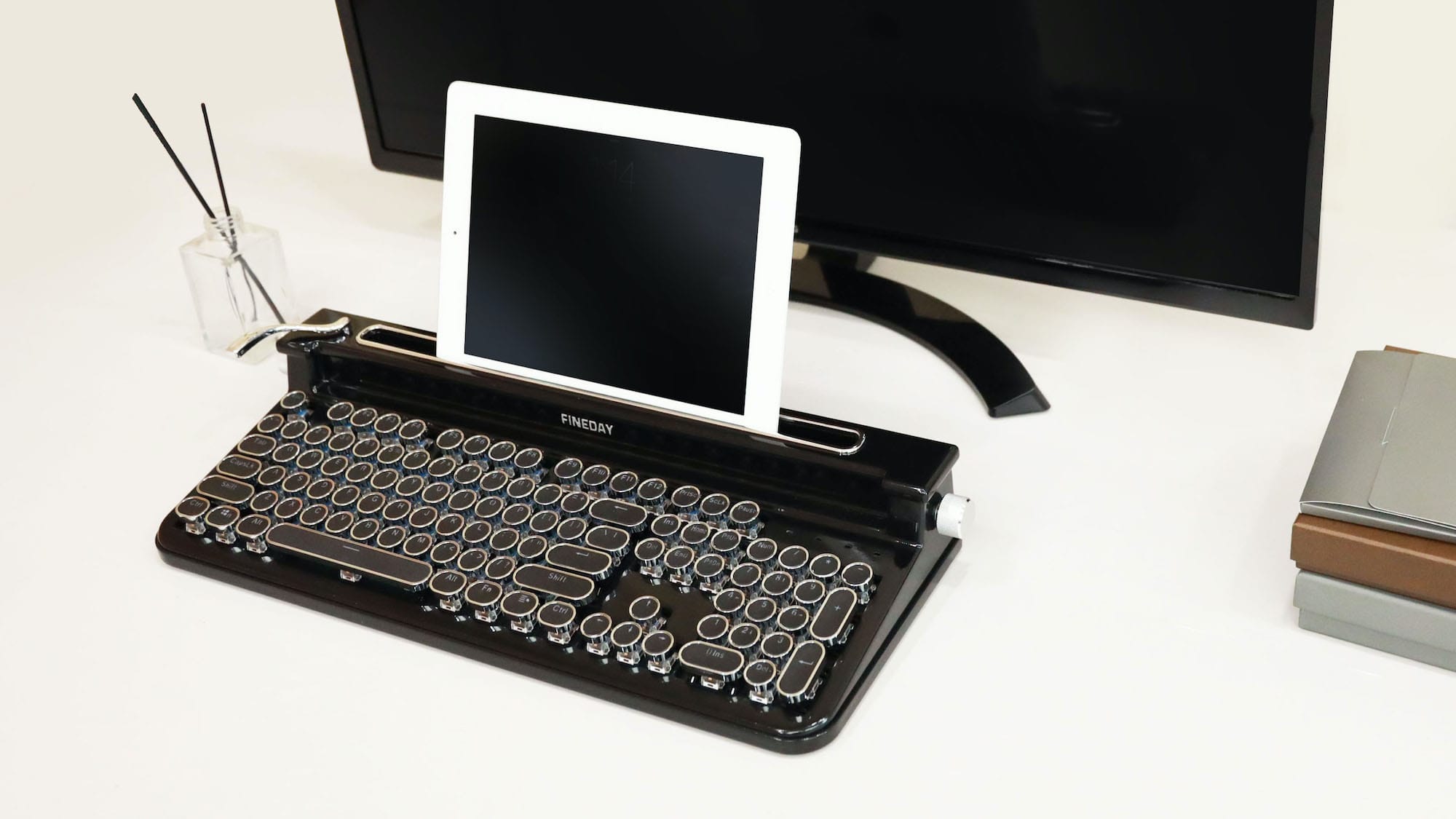 Fineday Retro Bluetooth Typewriter Keyboard pairs with up to three