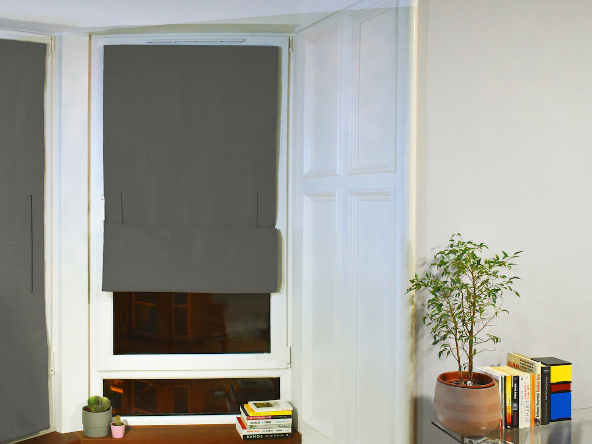 RETROBLIND tool-free window blinds don’t require measuring, as you can tear them to size