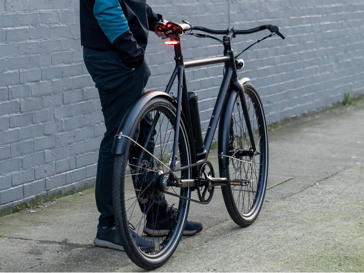 Analog Motion AMX Classic eBikes series feature a 27-mile range and 36V battery