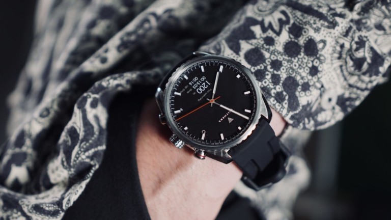 This futuristic smartwatch will make you look classy