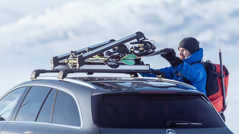 Thule Ski & <em class="algolia-search-highlight">Snowboard</em> Car Rack features an adjustable clearance with large bindings