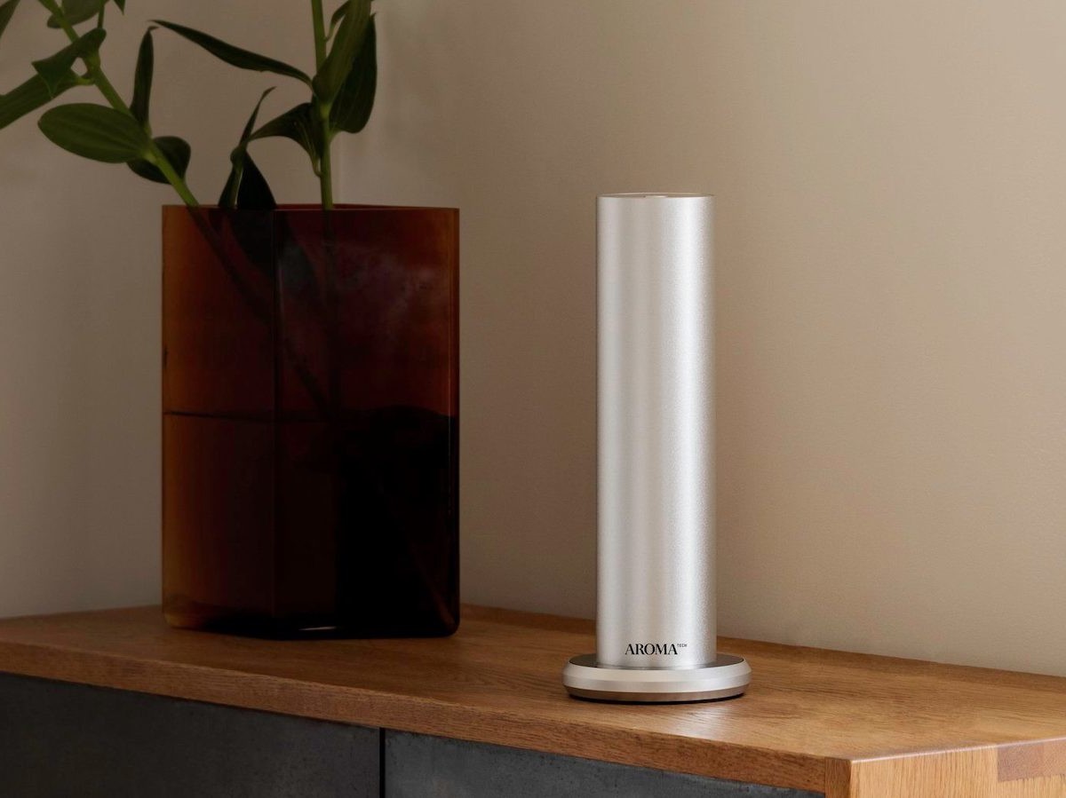 AromaTech BT home diffuser disperses essential oil molecules up to 1,000 square feet