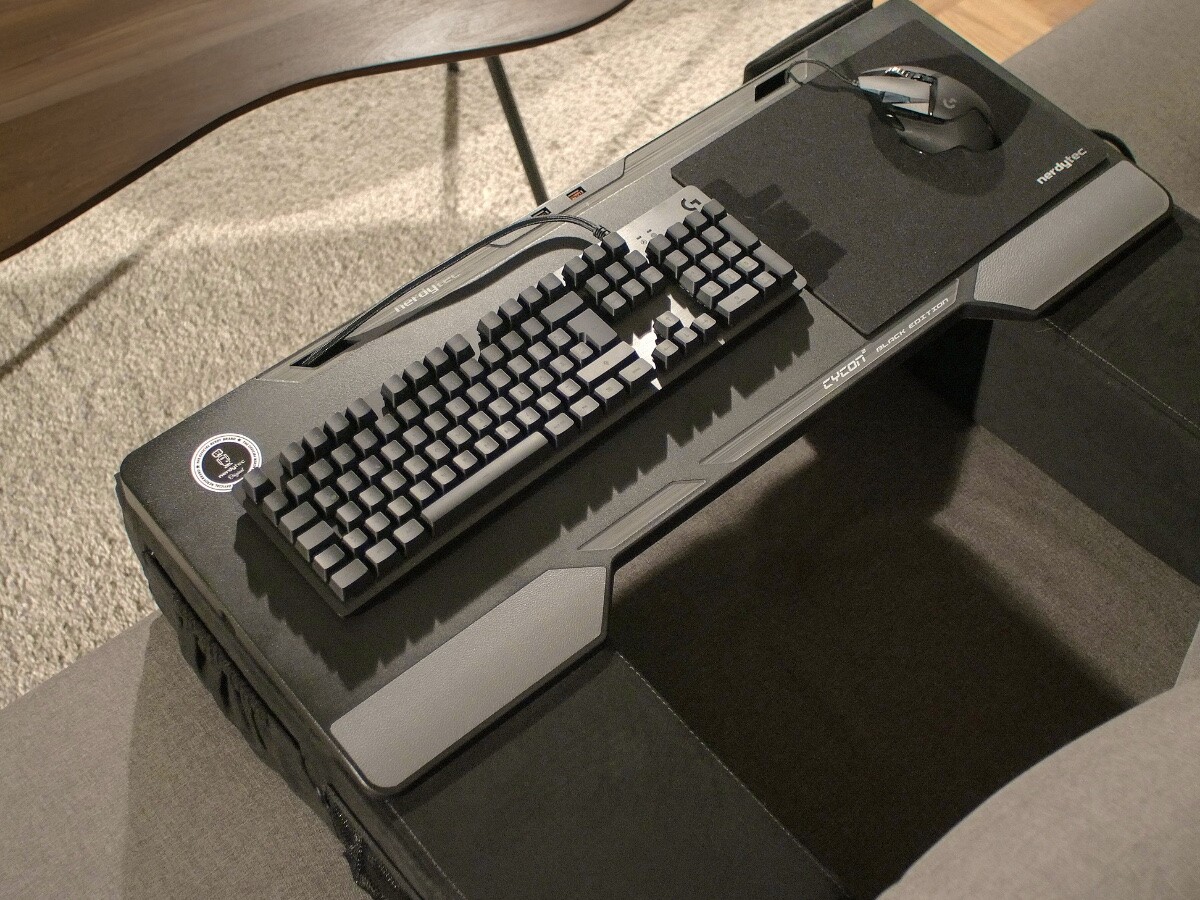 This lap desk for gaming revolutionizes couch play with 6 USB 3.0 ports