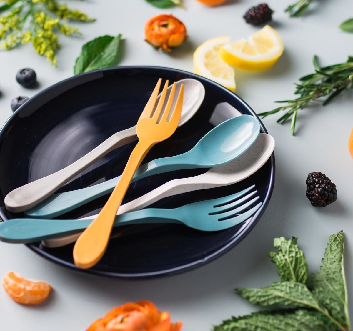 ECO kitchen cutlery sets are made from sugarcane and bamboo to limit single-use plastics