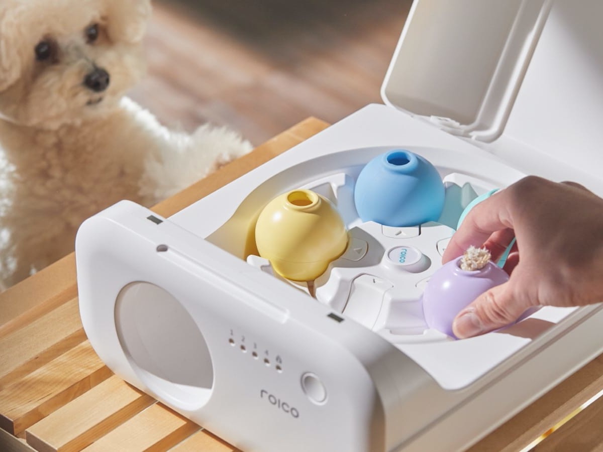 TREATOI smart automatic treat ball satisfies your pet’s senses while you’re away