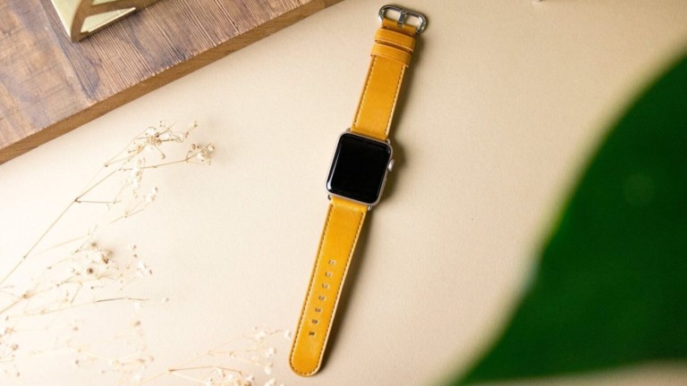 Alto Apple Watch Leather Strap feels delicate and soft against your skin