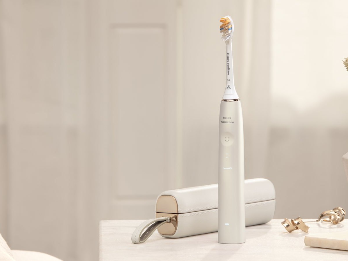 Philips Sonicare 9900 Prestige toothbrush personalizes your care with SenseIQ technology