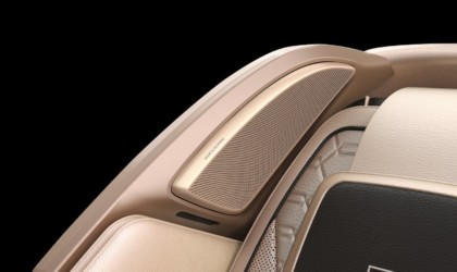 QUANTUM Audio Speakers by Bang & Olufsen massage chair