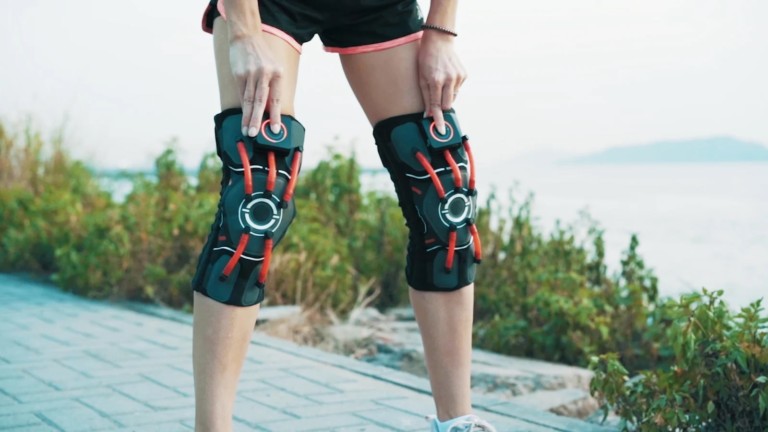 E-Knee intelligent knee brace provides real-time protection