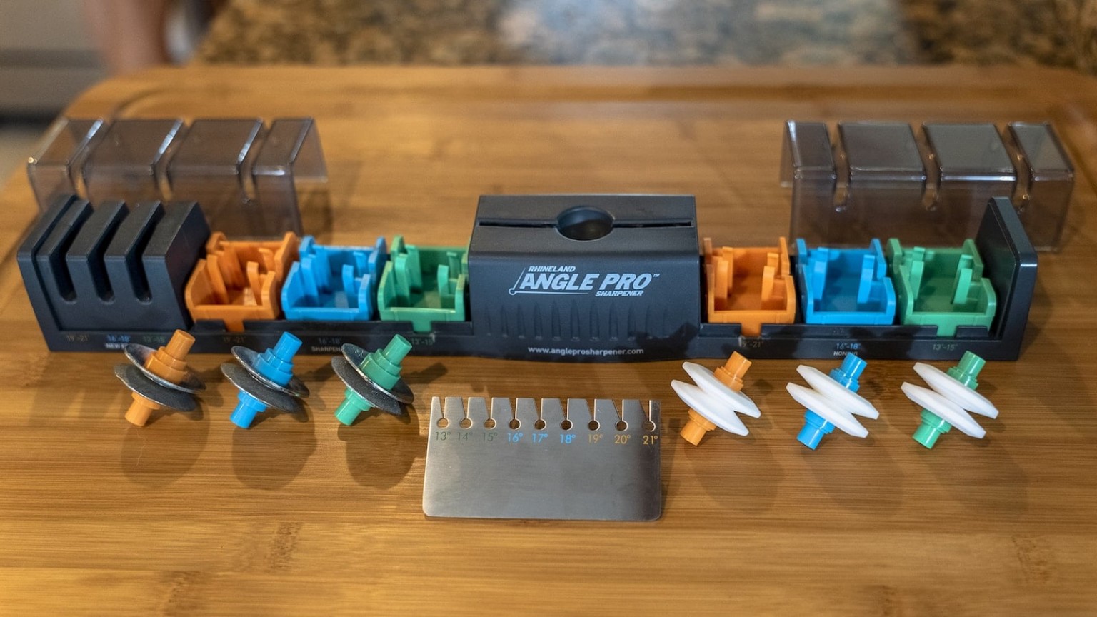 This new knife sharpener has the right angle for any knife » Gadget Flow