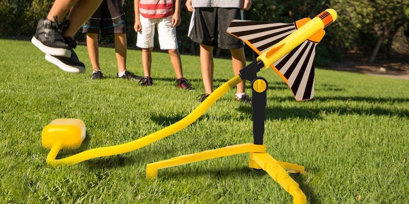Which STEM toys should you buy your kids? Stomp Rocket Stunt Planes