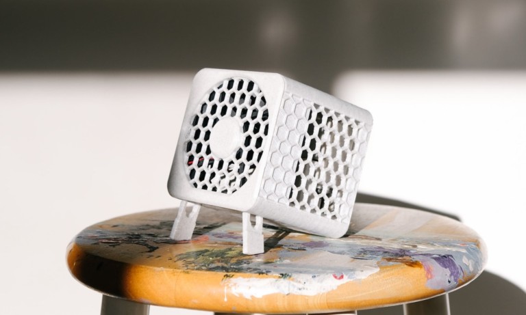 This compact air purifier lets you breathe clean air anywhere This compact air purifier lets you breathe clean air anywhere