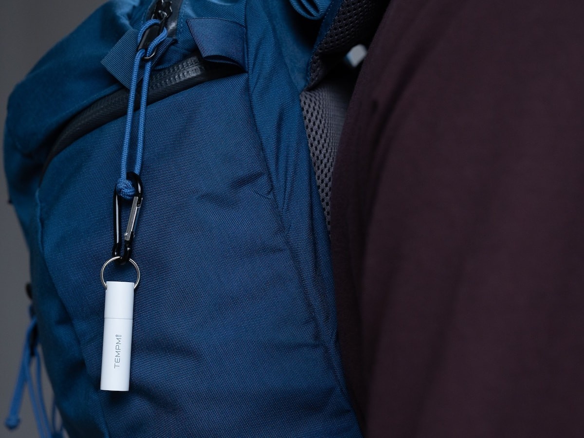 TEMPMi keychain thermometer measures your temperature without contact