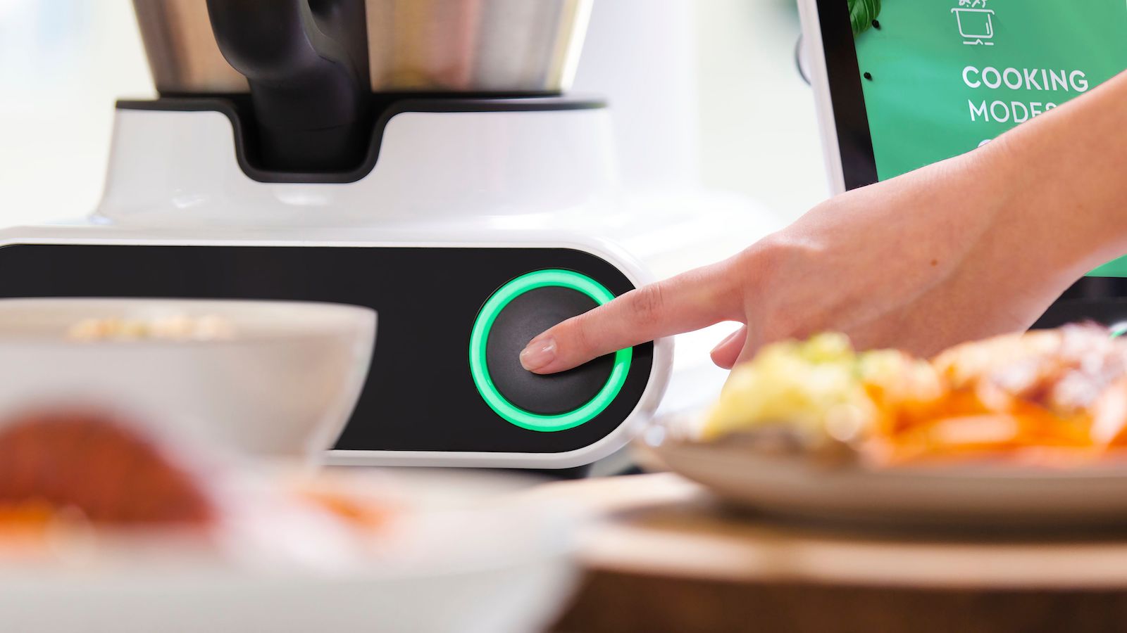 CookingPal Multo intelligent cooking system comes with all of its ...
