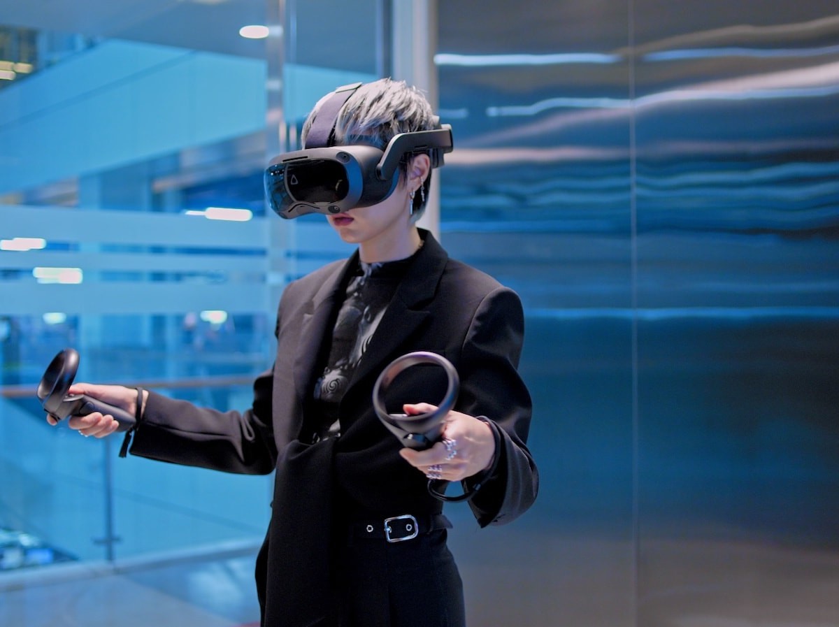 HTC Vive Focus 3 VR headset has a rearmounted, swappable battery and