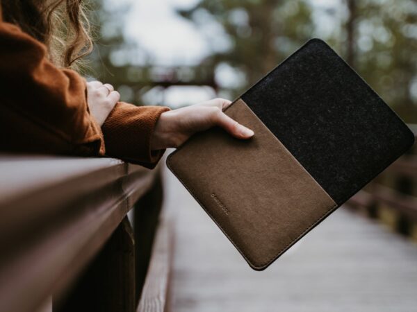 Oakywood Felt MacBook Case features stylish merino felt & washpapa to protect your device