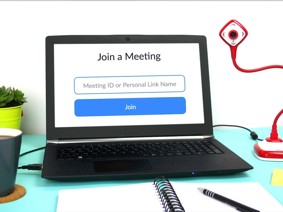 HUE HD Pro Camera portable doc camera views a full sheet & projects it