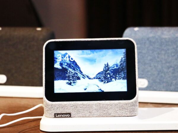 Lenovo Smart Clock 2 works with Google and organizes your day with reminders and alarms