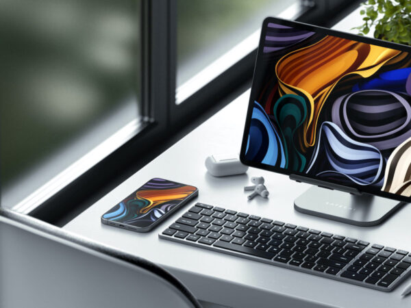 Satechi Slim X2 Bluetooth Backlit Keyboard is for Apple devices and has a QWERTY layout