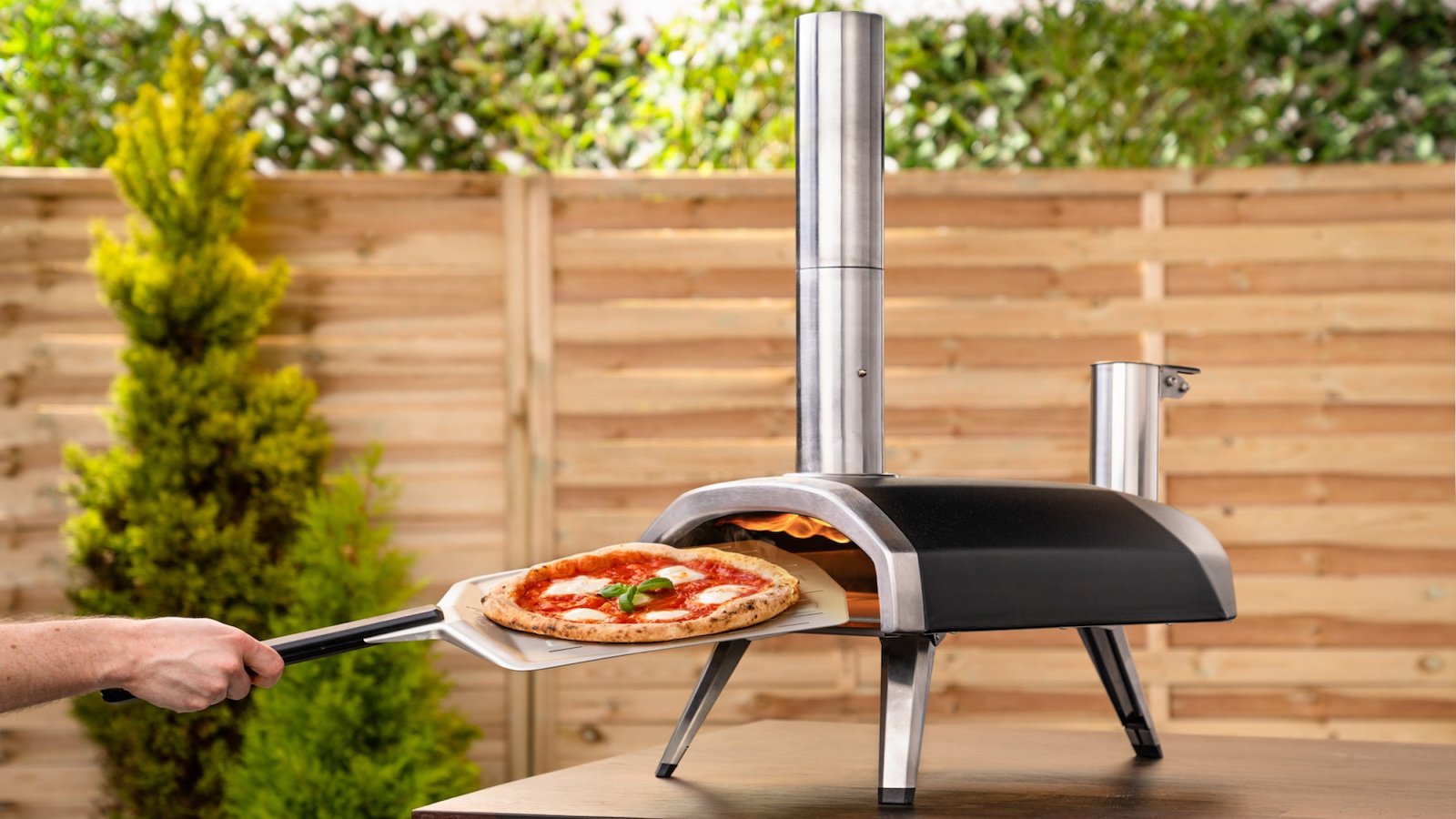 Pizza accessories and ovens to enjoy a hot dish with friends indoors or  outdoors » Gadget Flow