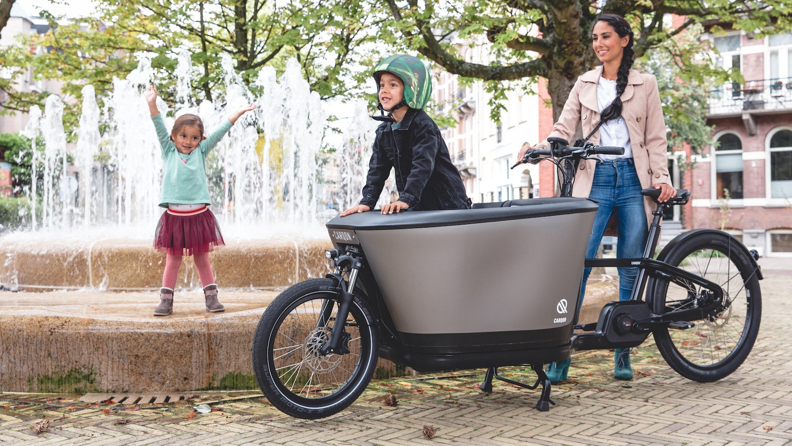 Carqon Classic electric family cargo bike has a range of 120 km