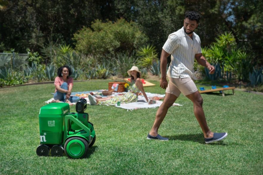 Review: Heineken B.O.T. robotic cooler beats summer heat