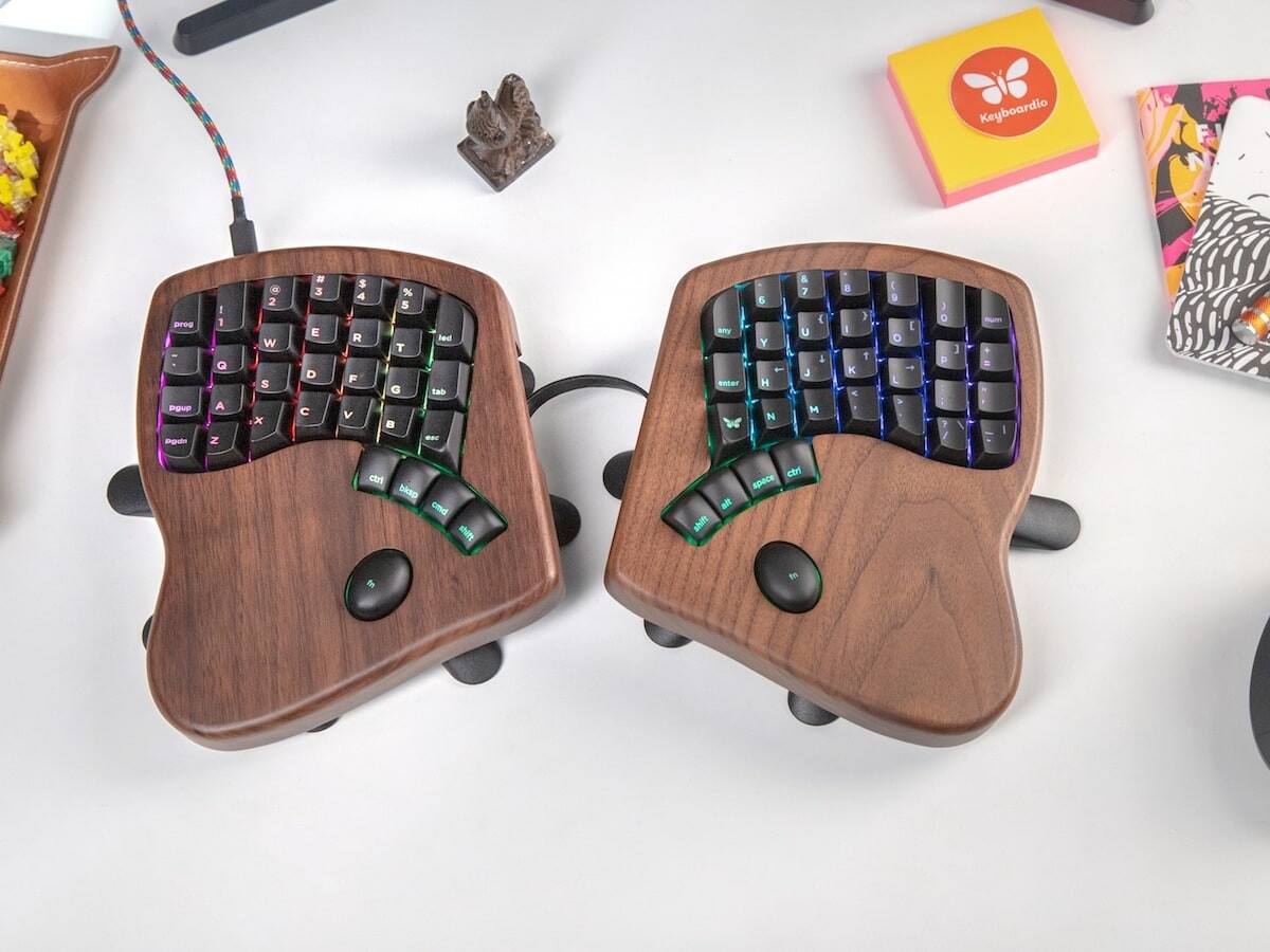 Keyboardio Model 100 customizable mechanical keyboard keeps wrists in a neutral position