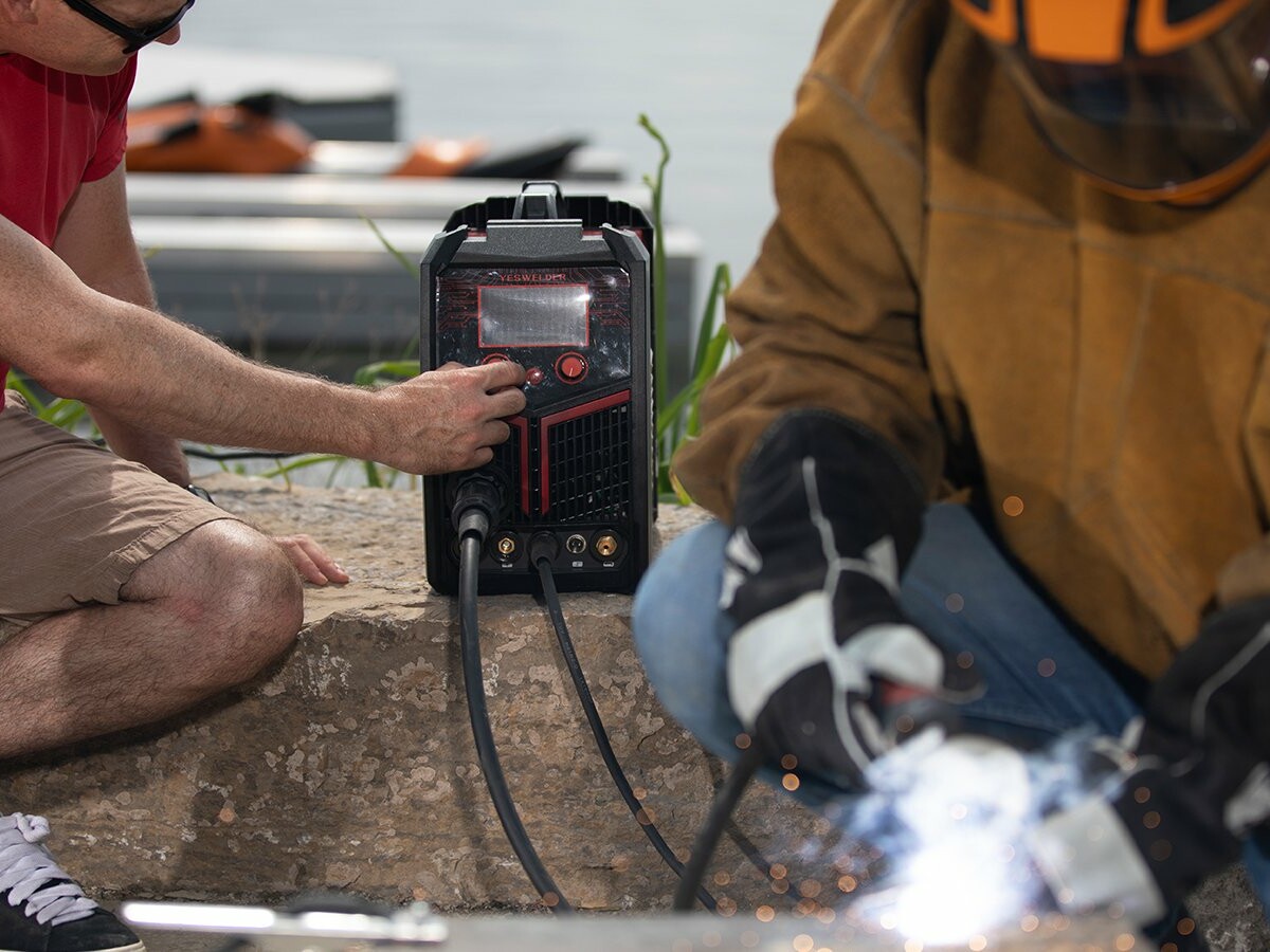 YesWelder FIRSTESS MP200 5in1 welder & cutter includes 4 welding