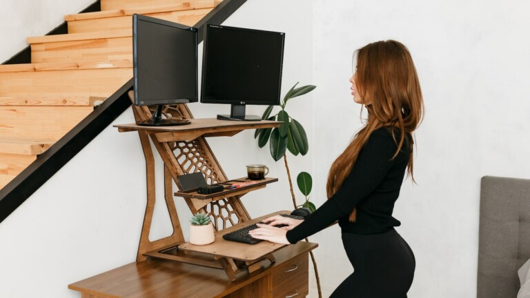 Solutions 4 life UA Modern Standing Desk has 12 shelf positions and is easy to transport