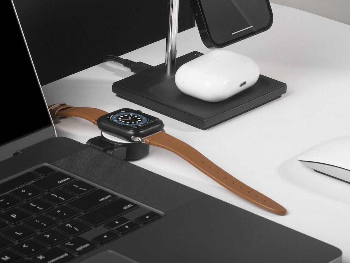 Native Union Apple Watch Puck charges up to 5 watts and includes a foldable hinge