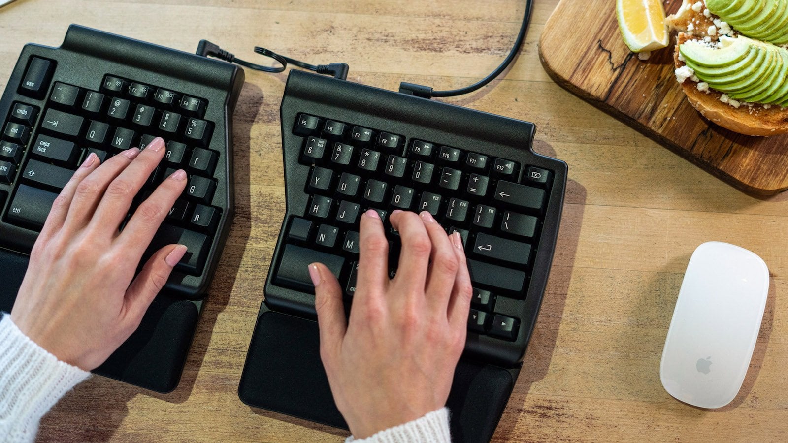 8 Ergonomic keyboards that will change the way you work » Gadget Flow