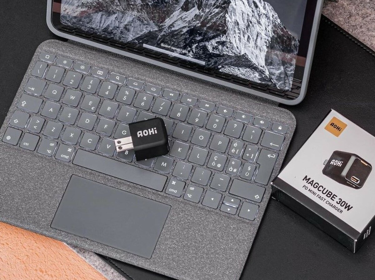 AOHI Magcube 30W PD Mini Charger rapidly powers USBC gadgets up to 3
