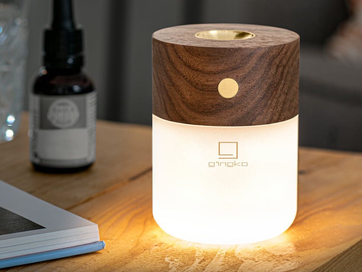 Gingko Smart Diffuser Lamp helps you to relax with your favorite scent and radiates light