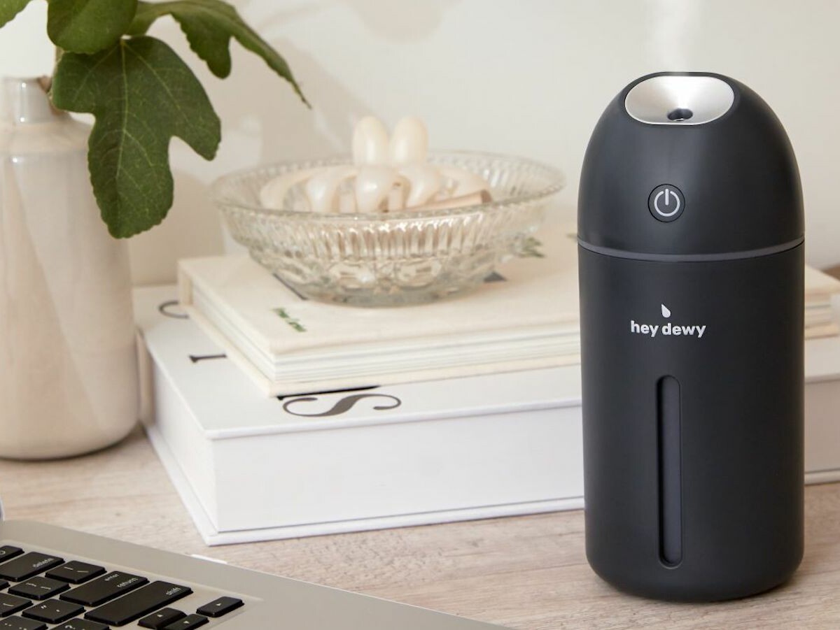 Hey Dewy Wireless Facial Humidifier hydrates your skin and is quiet and
