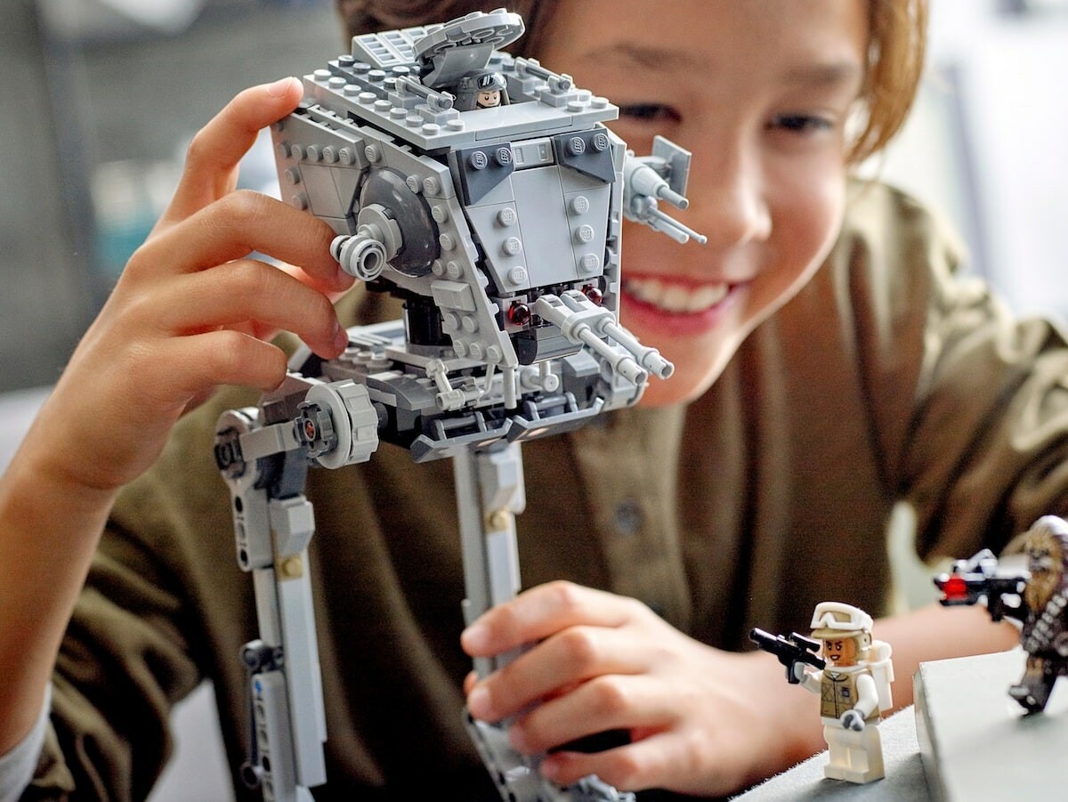 LEGO Star Wars Hoth AT-ST recreates the dramatic Star Wars: The Empire Strikes Back