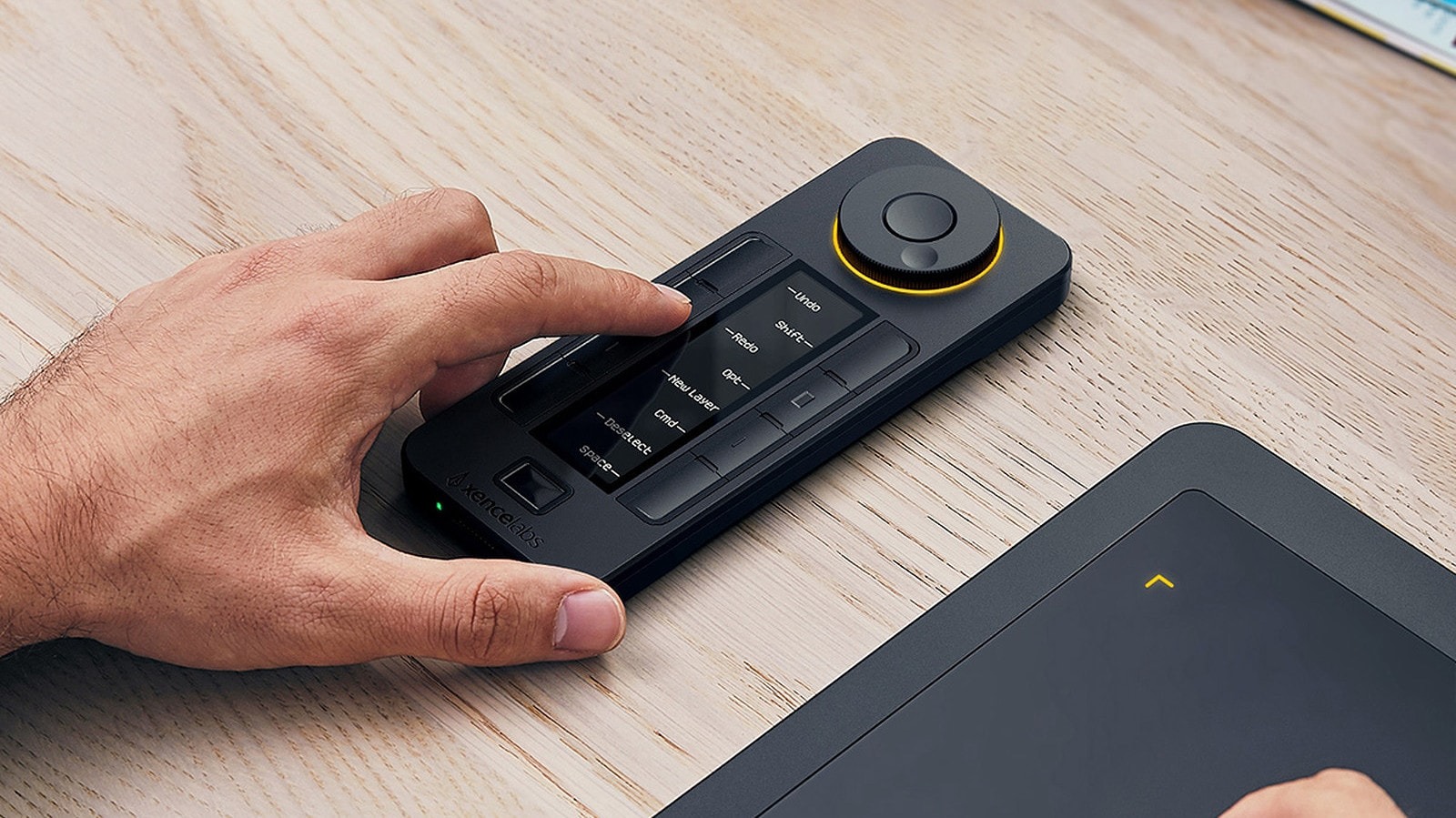 Review: Xencelabs Quick Keys shortcut keyboard portable creative tool