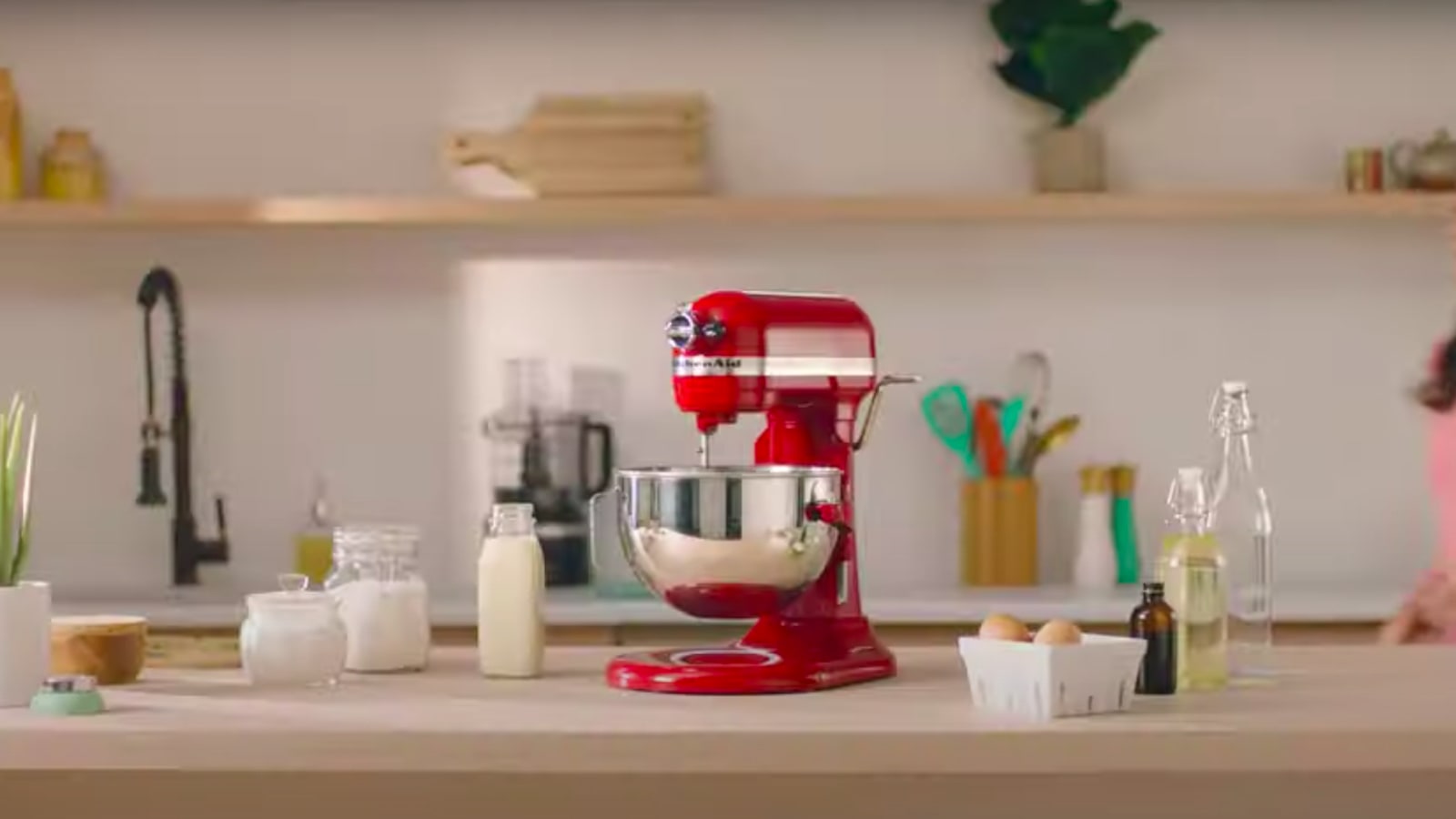 KitchenAid Professional 5 Plus Series 5 Quart Bowl-Lift Stand