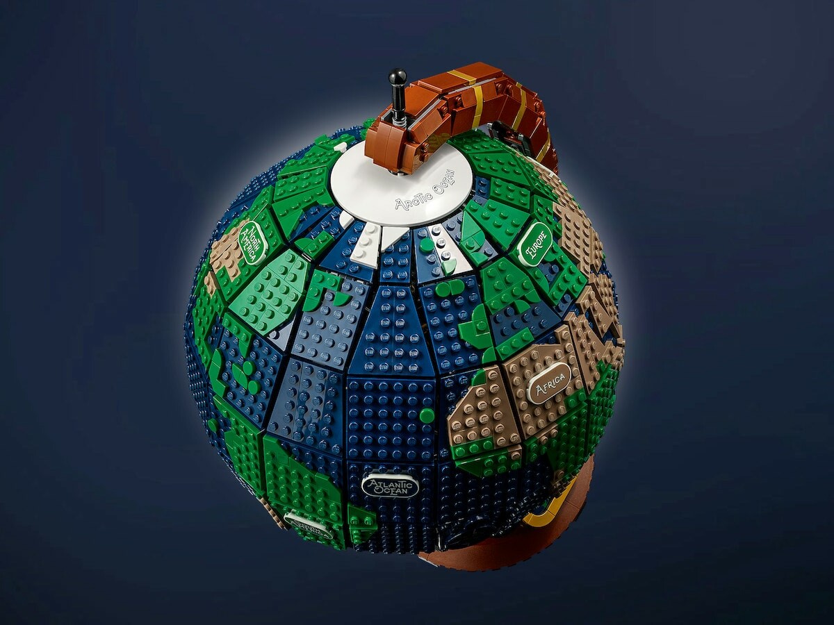 LEGO Ideas The Globe building kit consists of 2,585 pieces that build a 16inchtall world