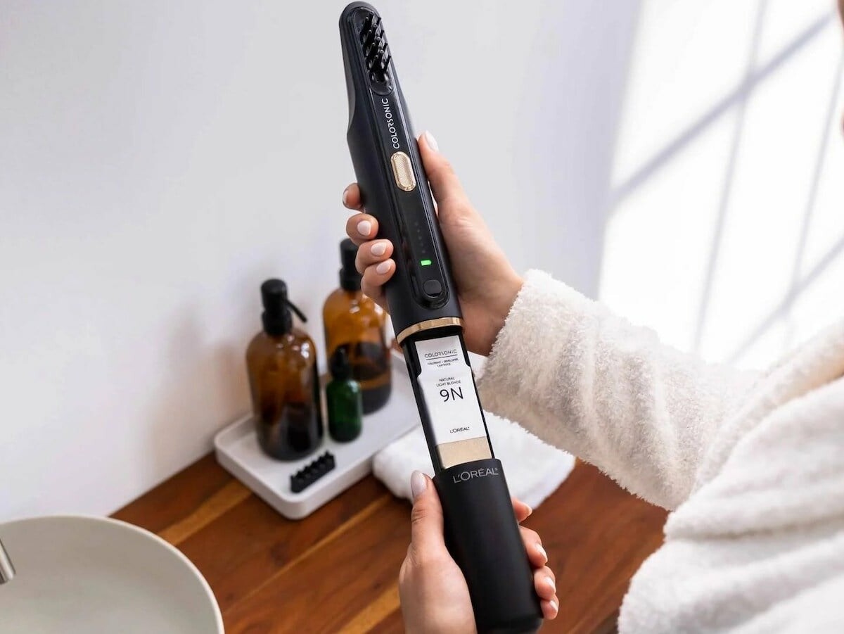 L’Oréal Colorsonic handheld hair color device has an oscillating brush for coverage